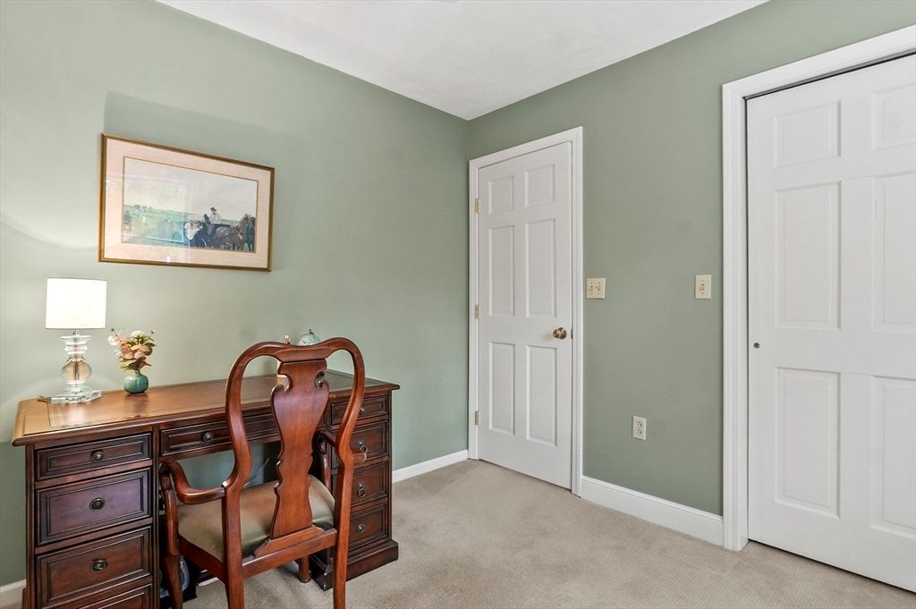 Home Office, Interior