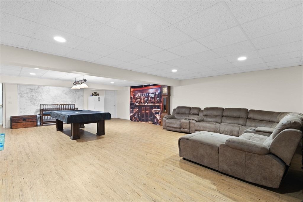 Billiard Table, Game Room, Interior, Living room, Recessed Lighting, Wood Texture Flooring