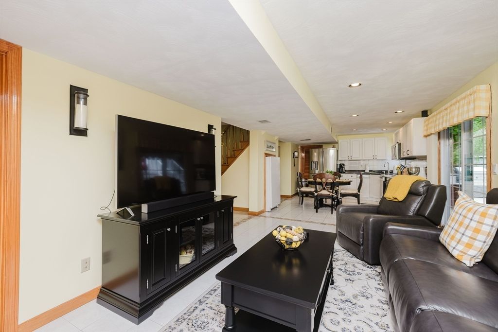 Dining room, Interior, Kitchen, Living room, Recessed Lighting