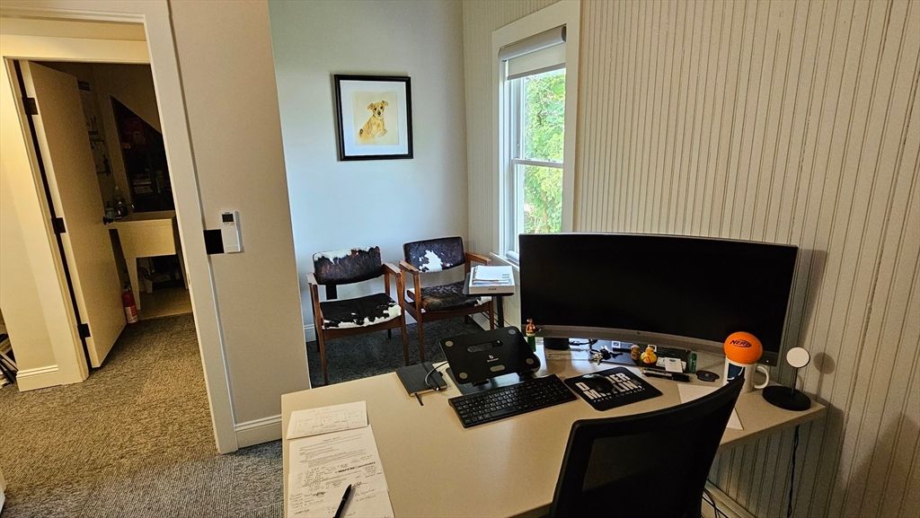 Home Office, Interior