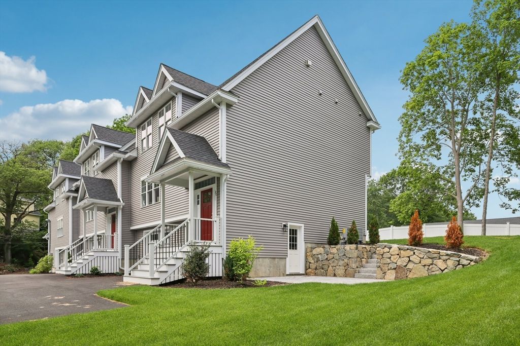 Backyard, Exterior, Facade, Queen Anne Victorian