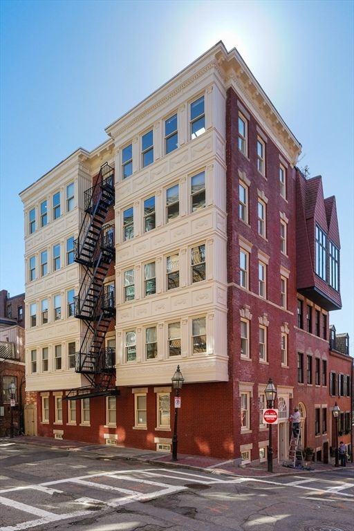 Exterior, Facade, Chicago School