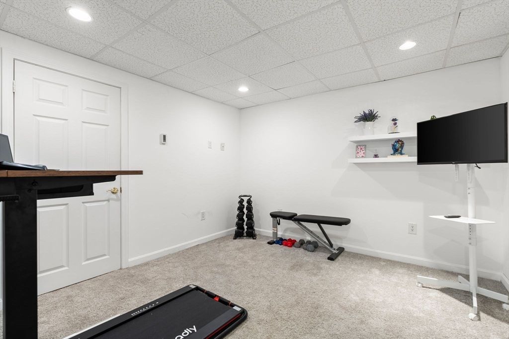 Fitness Equipment, Interior, Recessed Lighting