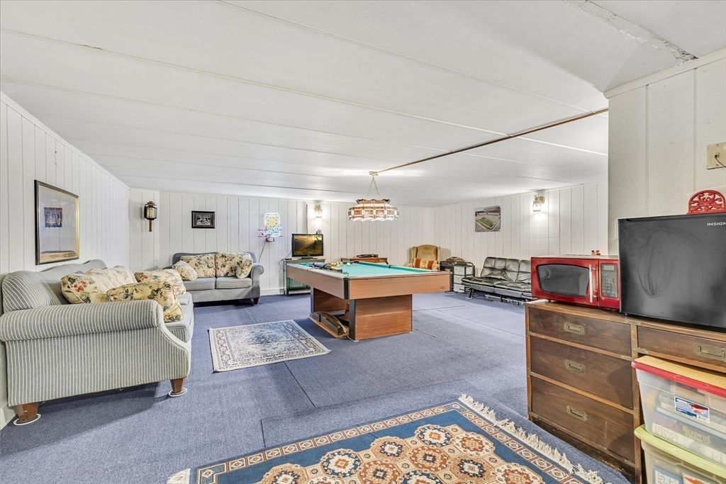Billiard Table, Game Room, Interior, Living room