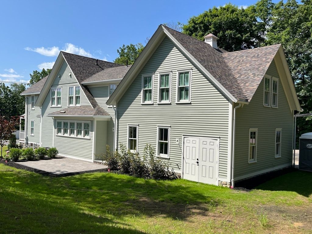 Attached, Exterior, Facade, Farmhouse