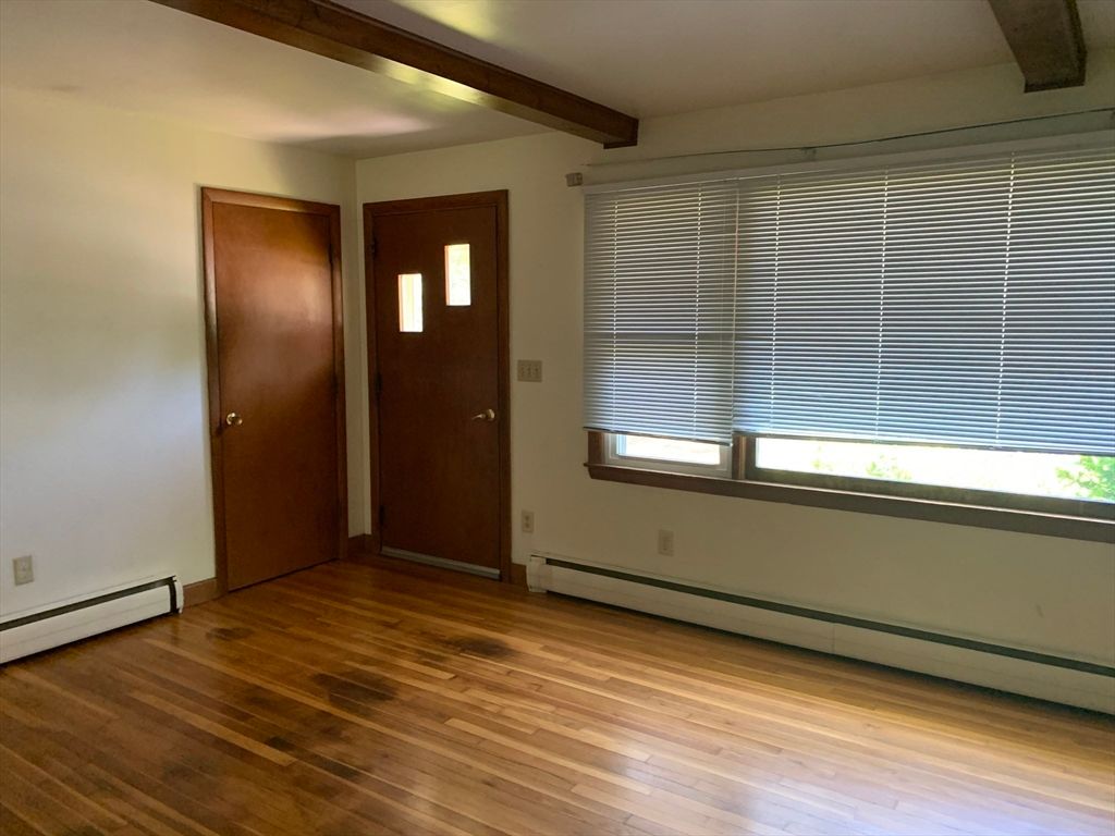 Empty room, Interior, Wooden Beams, Wood Texture Flooring
