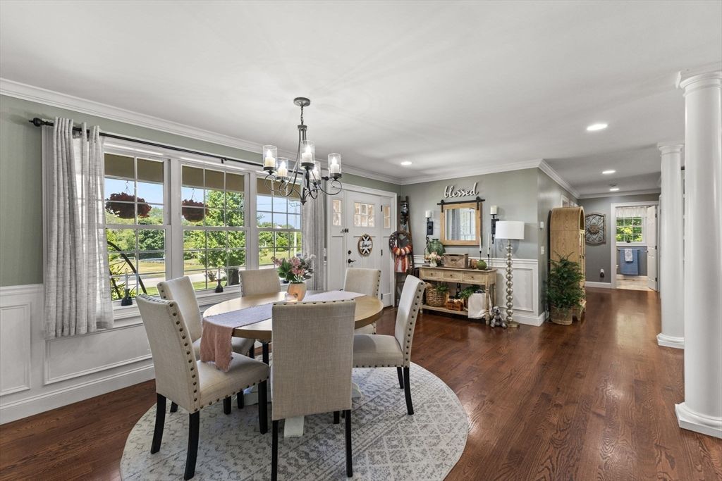 Chandelier, Dining room, Interior, Recessed Lighting, Wood Texture Flooring