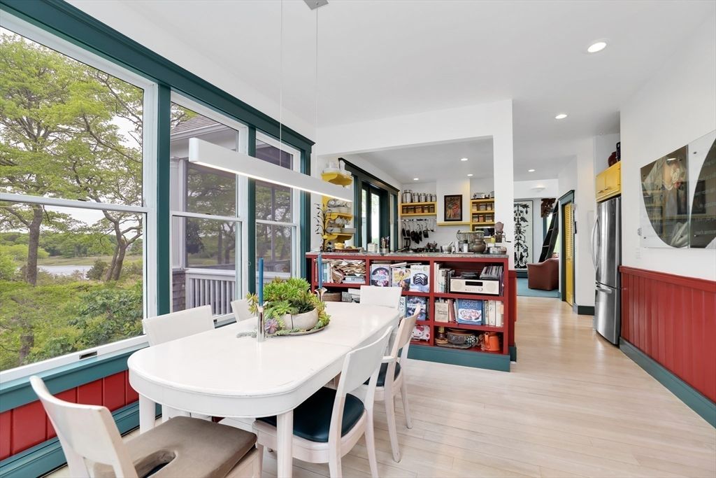Dining room, Interior, Pendant Lights, Recessed Lighting, Wood Texture Flooring