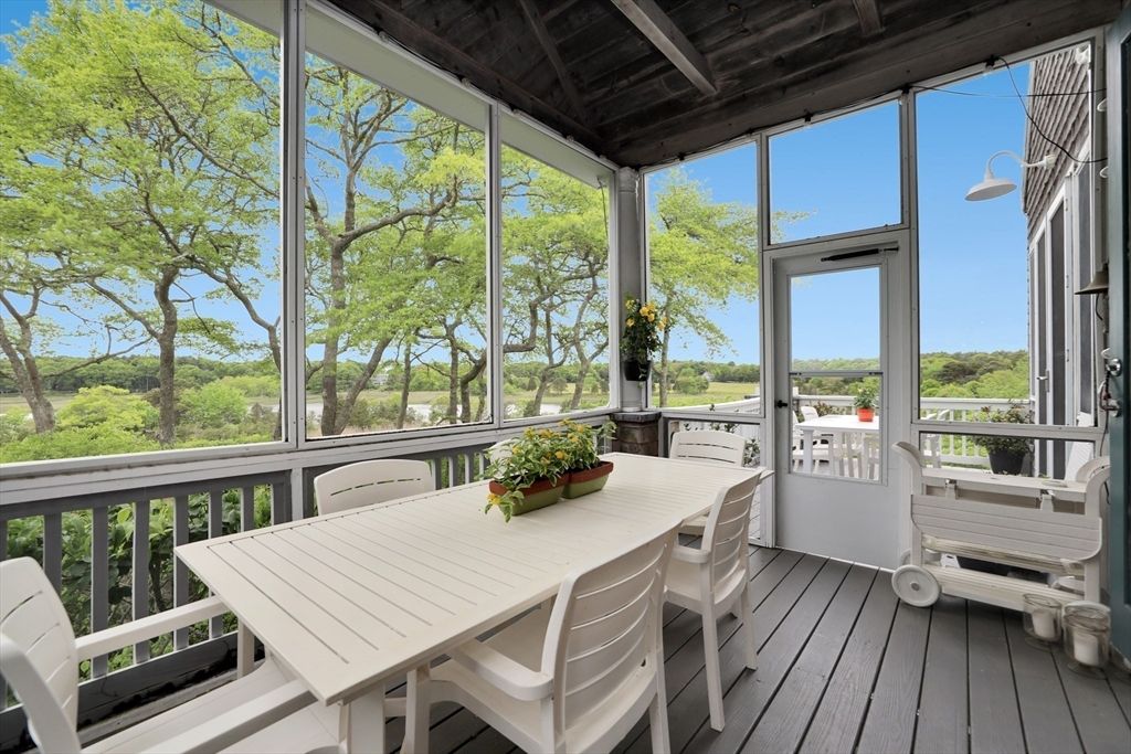 Dining room, Interior, Sun Room, Wood Texture Flooring