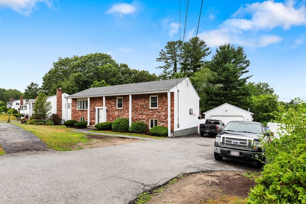 Exterior, Facade, Brick Facade, Cape Cod