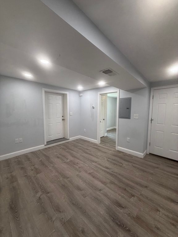 Empty room, Interior, Recessed Lighting, Wood Texture Flooring
