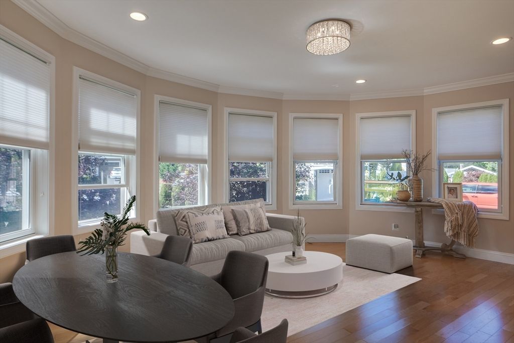 Chandelier, Dining room, Interior, Living room, Recessed Lighting, Wood Texture Flooring