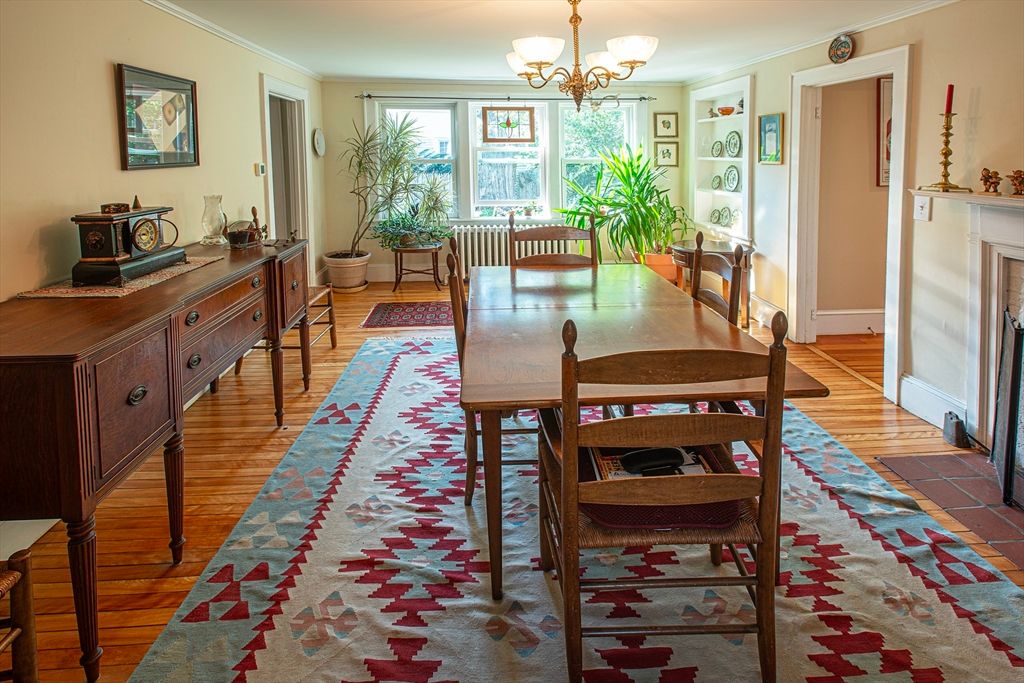 Chandelier, Dining room, Fireplace, Interior, Wood Texture Flooring