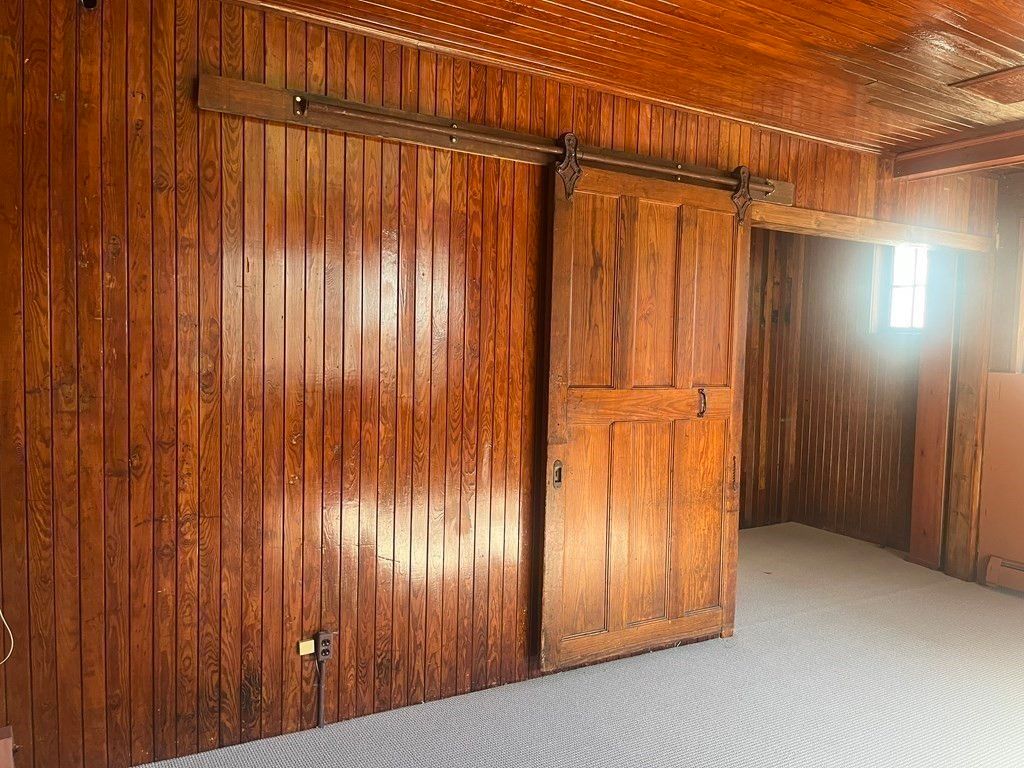Empty room, Interior, Wooden Ceilings, Wooden Walls