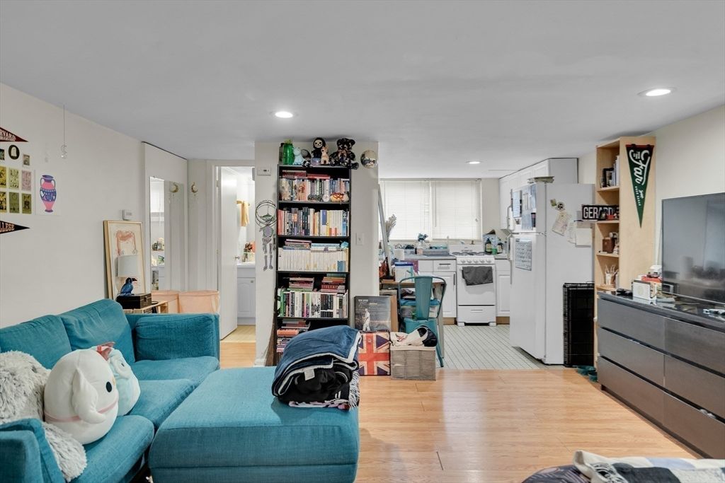 Interior, Kitchen, Living room, Recessed Lighting, Washer, Wood Texture Flooring