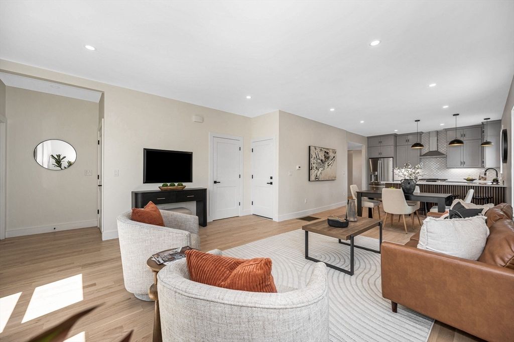 Dining room, Interior, Kitchen, Living room, Pendant Lights, Recessed Lighting, Stainless Steel Appliances, Wood Texture Flooring