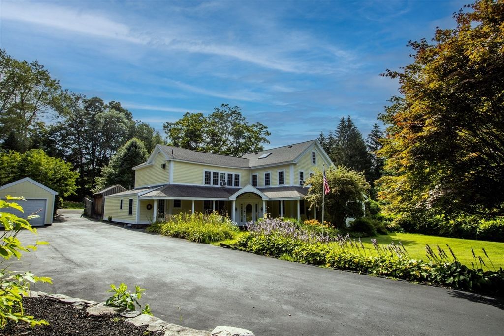 Backyard, Detached Garage, Exterior, Facade, Queen Anne Victorian