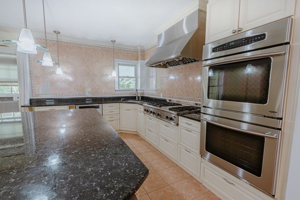 Interior, Kitchen, Pendant Lights, Stainless Steel Appliances