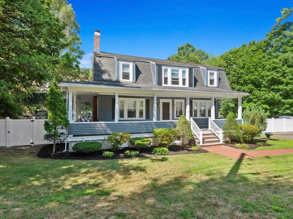 Exterior, Facade, Cape Cod