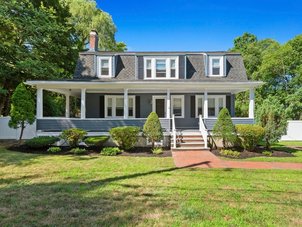 Exterior, Facade, Cape Cod