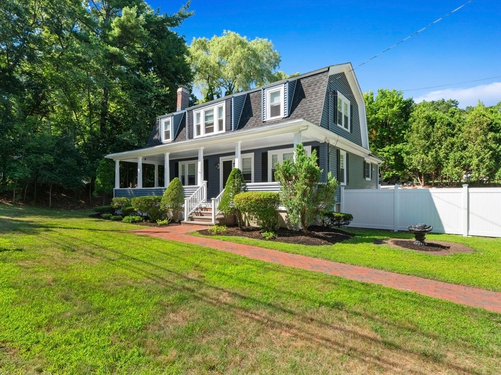 Exterior, Facade, Cape Cod