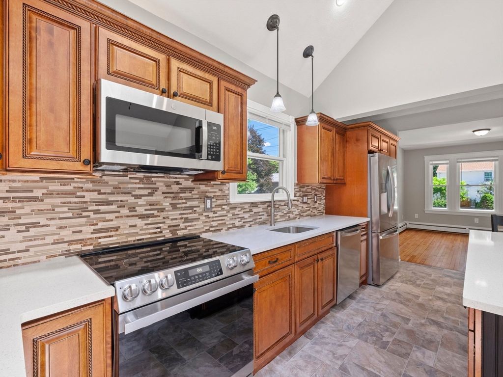 Interior, Kitchen, Pendant Lights, Stainless Steel Appliances
