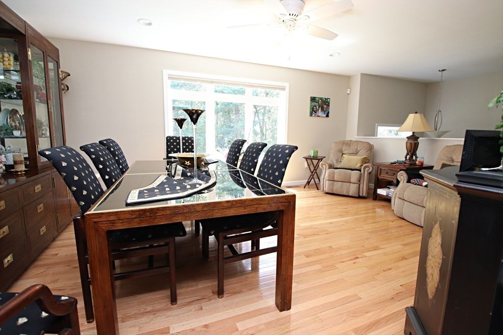 Dining room, Interior, Living room, Recessed Lighting, Wood Texture Flooring