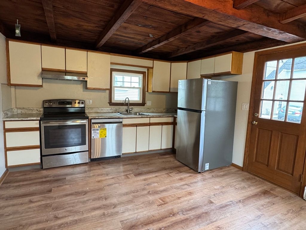 Interior, Kitchen, Stainless Steel Appliances, Wooden Beams, Wooden Ceilings, Wood Texture Flooring