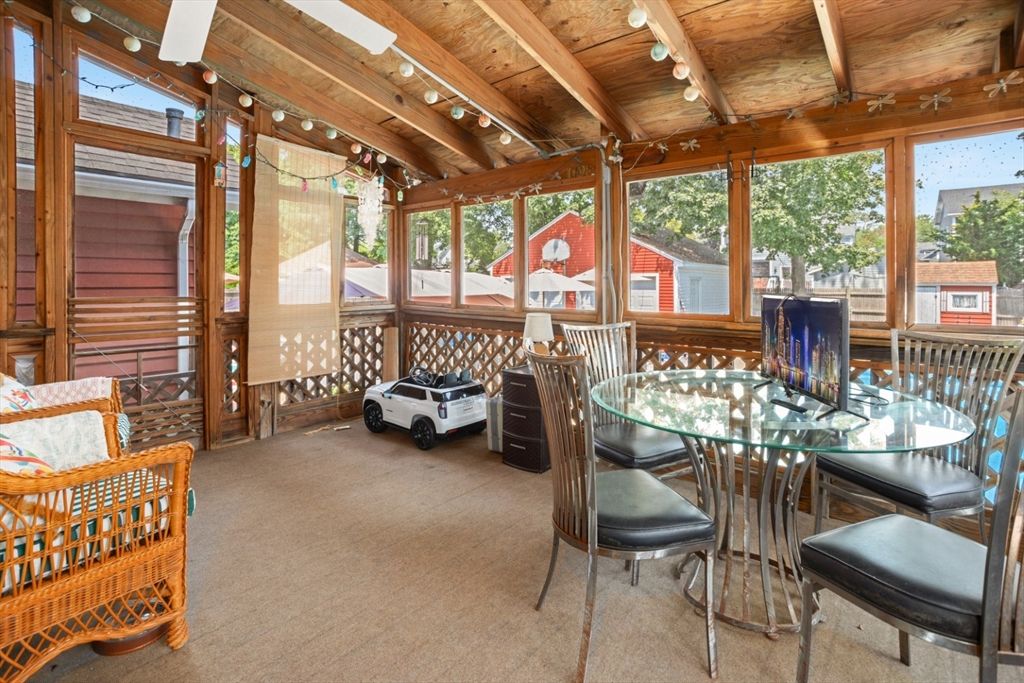 Dining room, Interior, Sun Room, Wooden Beams, Wooden Ceilings
