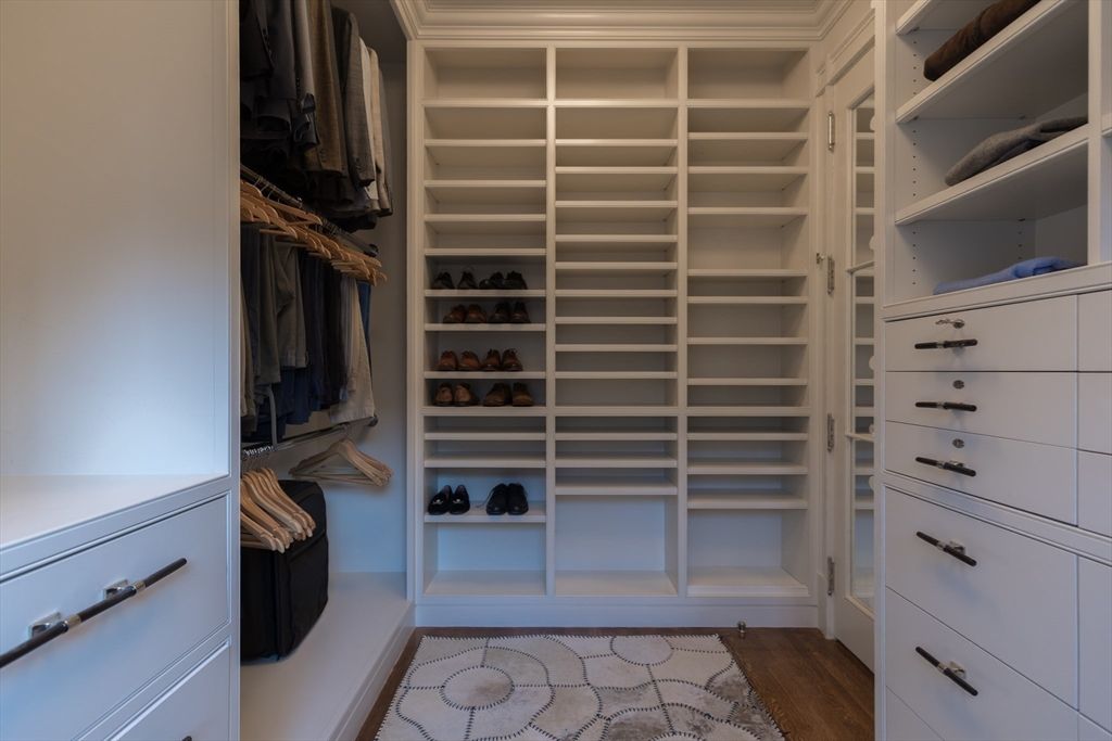 Interior, Walk-in Closets, Wood Texture Flooring