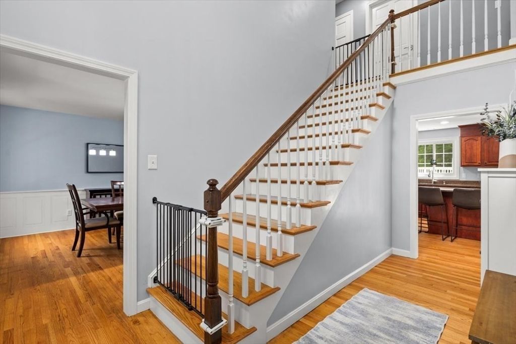 Dining room, Interior, Wood Texture Flooring