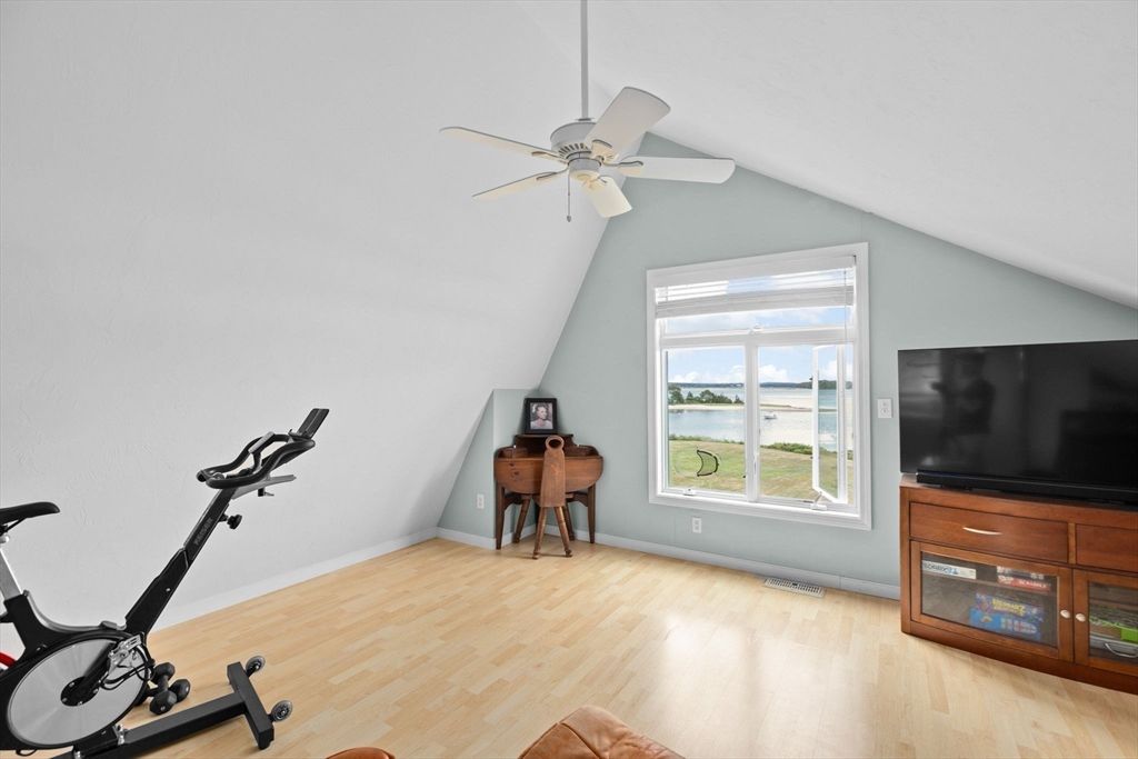 Fitness Equipment, Interior, Water, Wood Texture Flooring