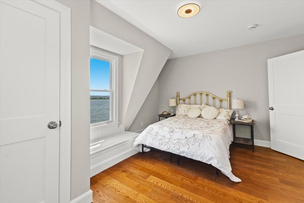 Bedroom, Interior, Water, Wood Texture Flooring