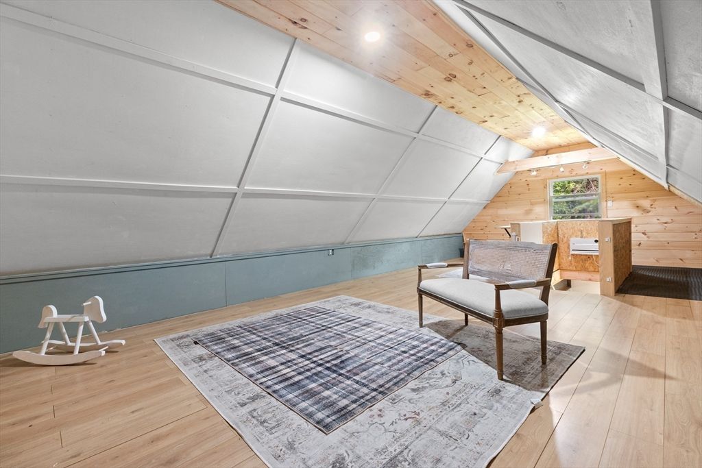 Interior, Recessed Lighting, Wood Texture Flooring, Wooden Walls