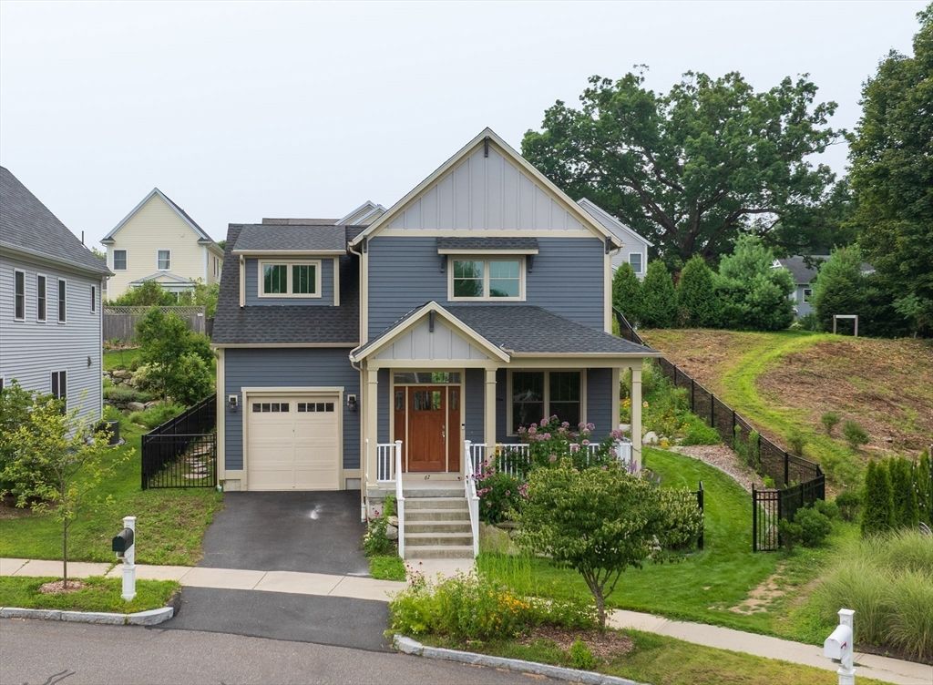 Attached, Exterior, Facade, Farmhouse