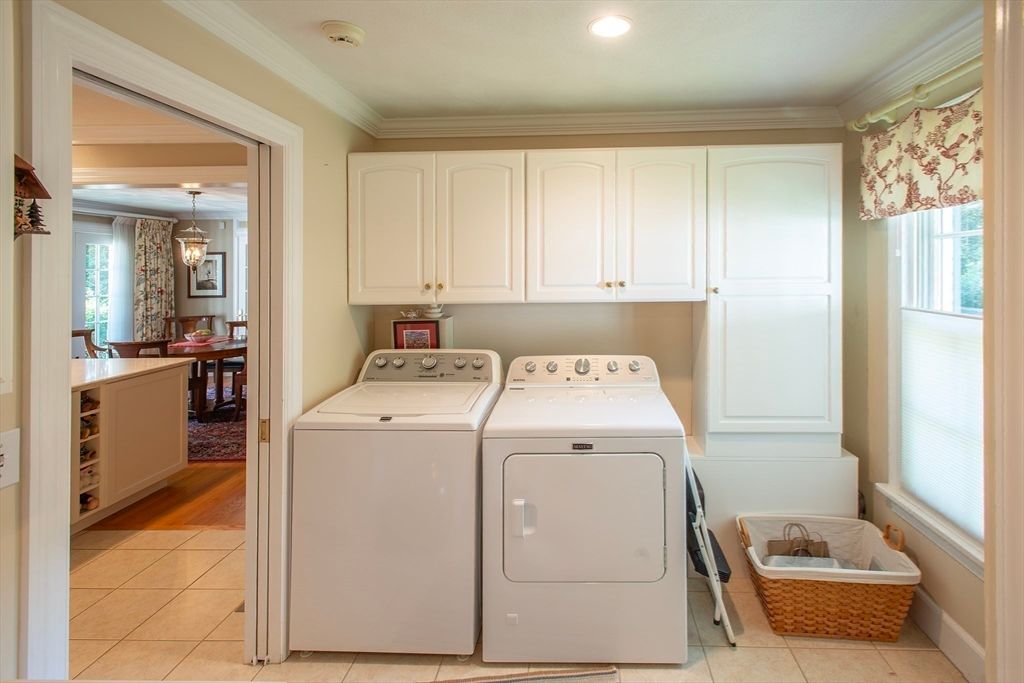 Interior, Pendant Lights, Recessed Lighting, Utility Closets, Washer