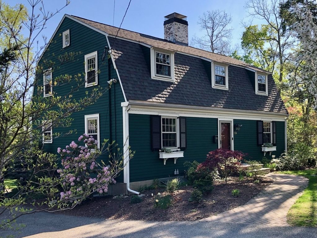 Exterior, Facade, Cape Cod