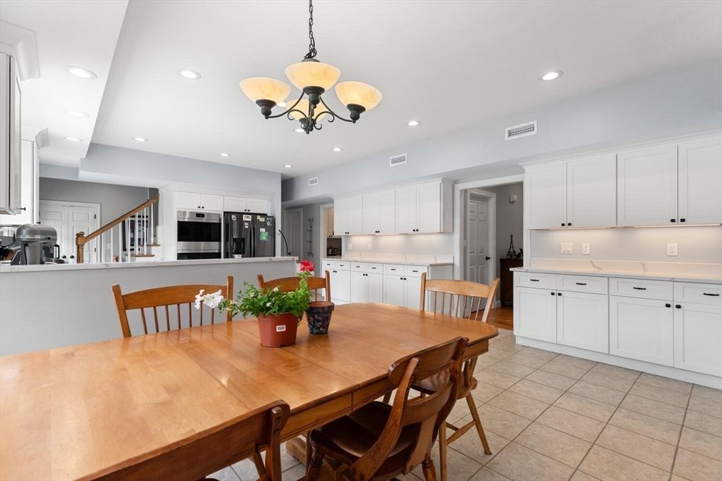 Chandelier, Dining room, Interior, Kitchen, Recessed Lighting, Stainless Steel Appliances
