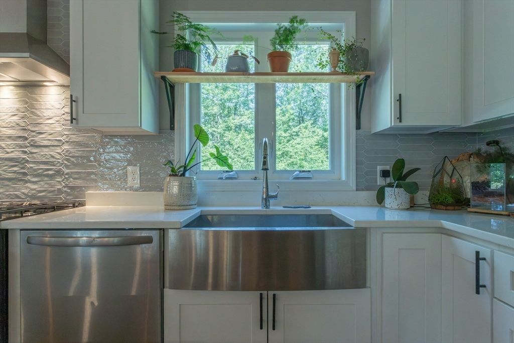 Interior, Kitchen, Stainless Steel Appliances