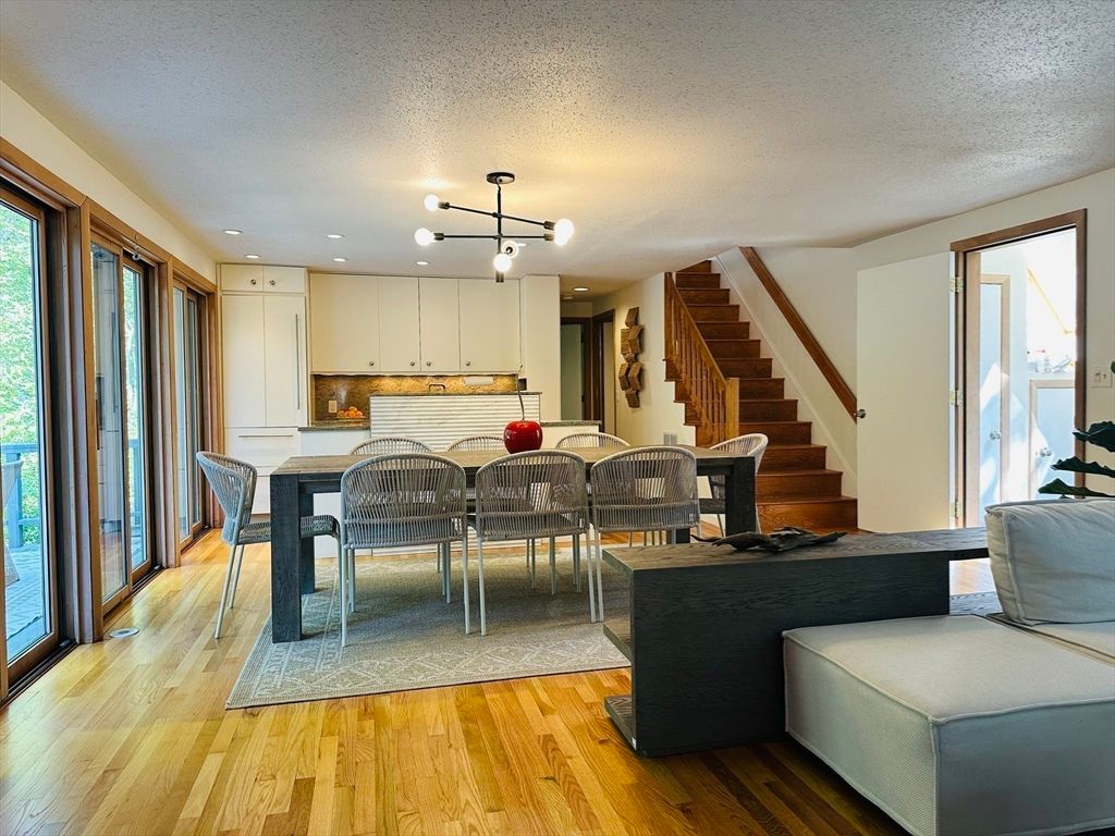 Dining room, Interior, Kitchen, Recessed Lighting, Wood Texture Flooring