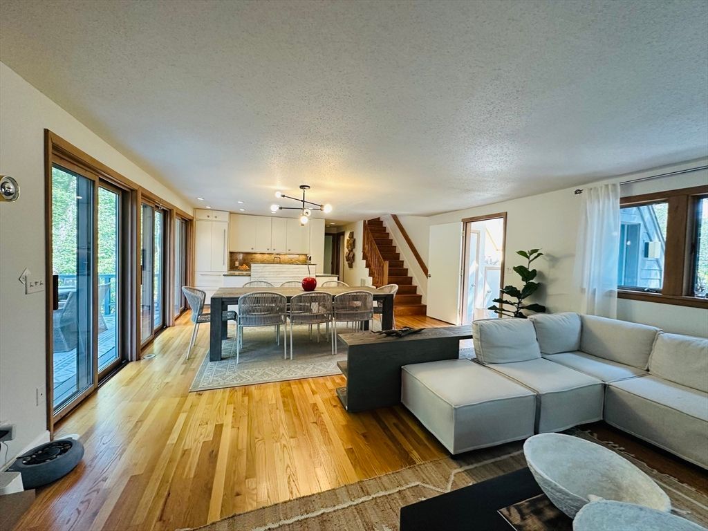 Dining room, Interior, Kitchen, Living room, Pendant Lights, Recessed Lighting, Wood Texture Flooring