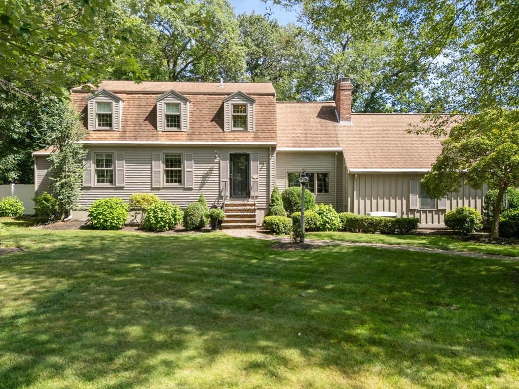 Backyard, Exterior, Facade, Cape Cod