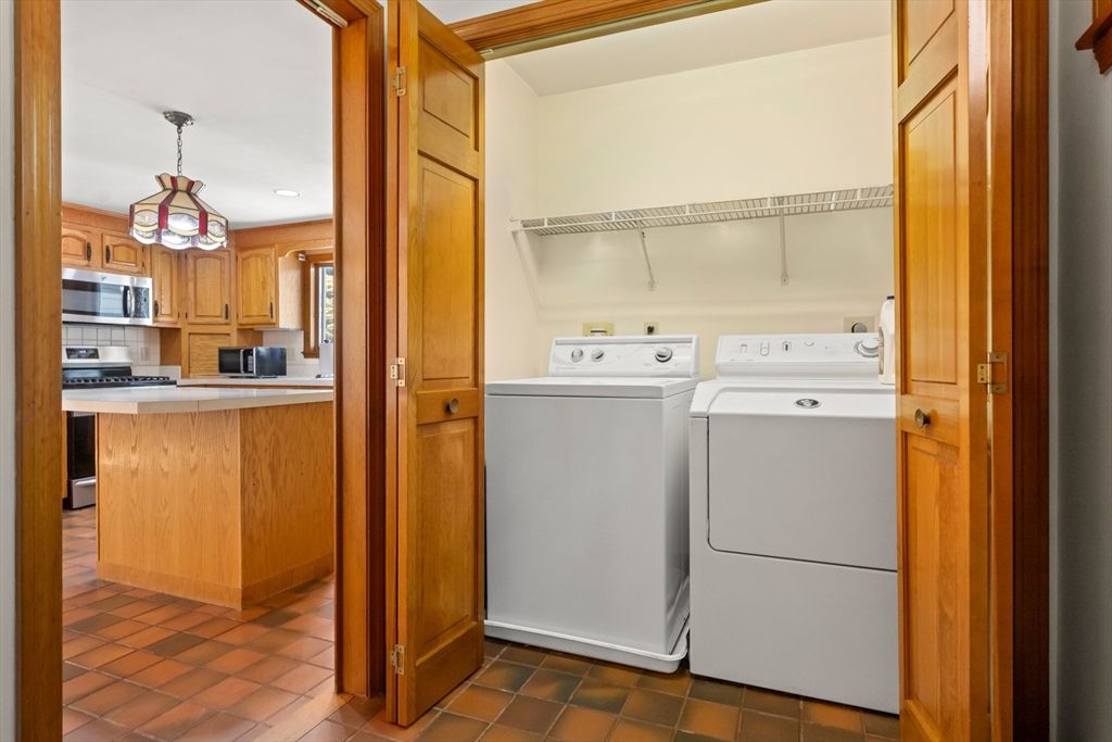 Interior, Kitchen, Pendant Lights, Recessed Lighting, Utility Closets, Washer