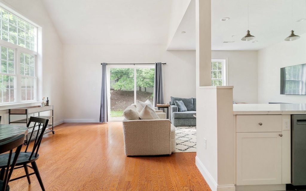 Interior, Living room, Pendant Lights, Recessed Lighting, Wood Texture Flooring