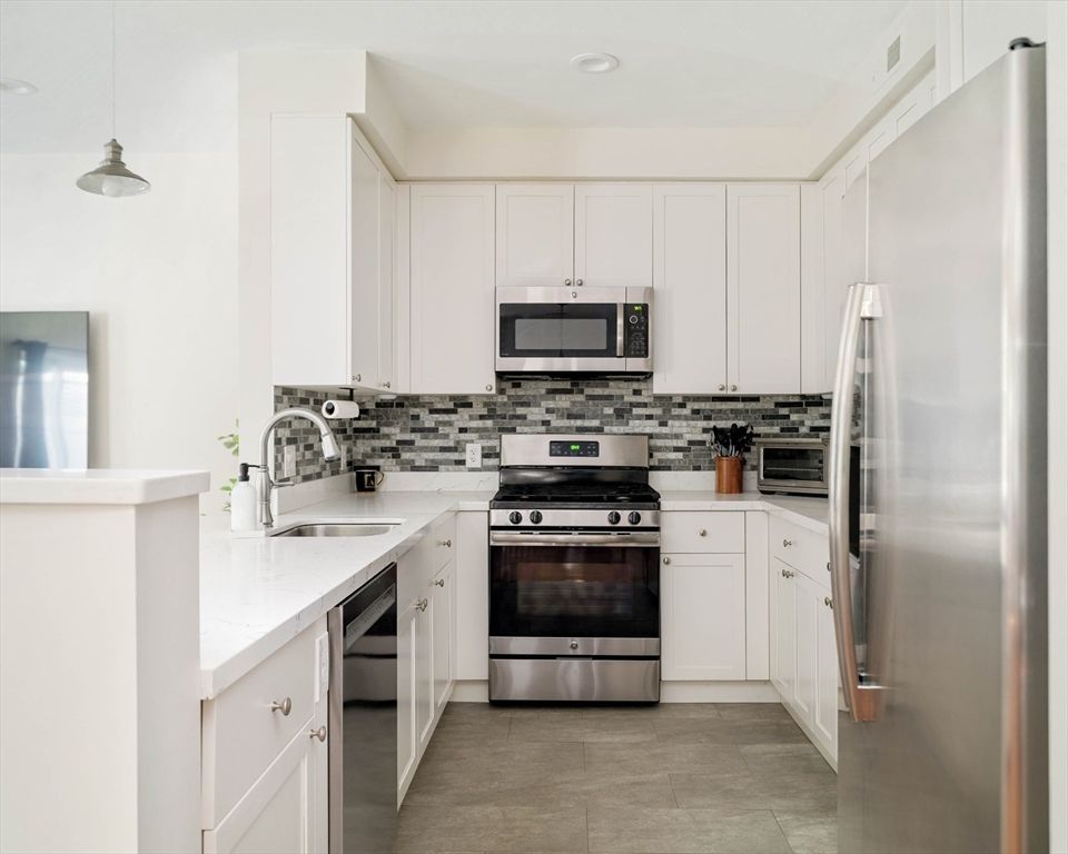 Interior, Kitchen, Pendant Lights, Recessed Lighting, Stainless Steel Appliances