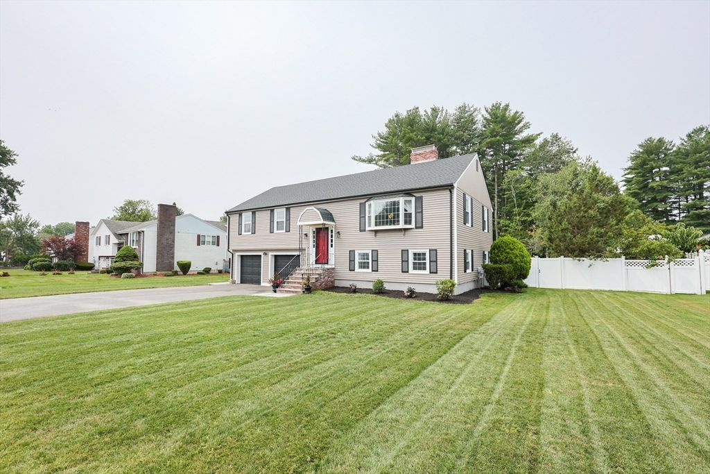 Attached, Backyard, Exterior, Facade, Georgian
