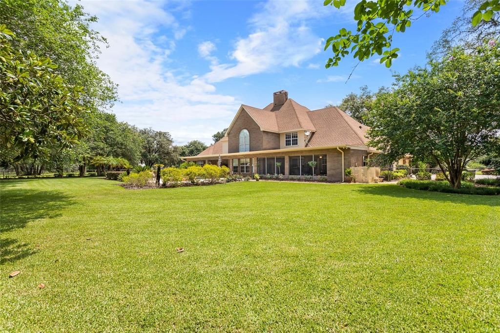 Backyard, Exterior