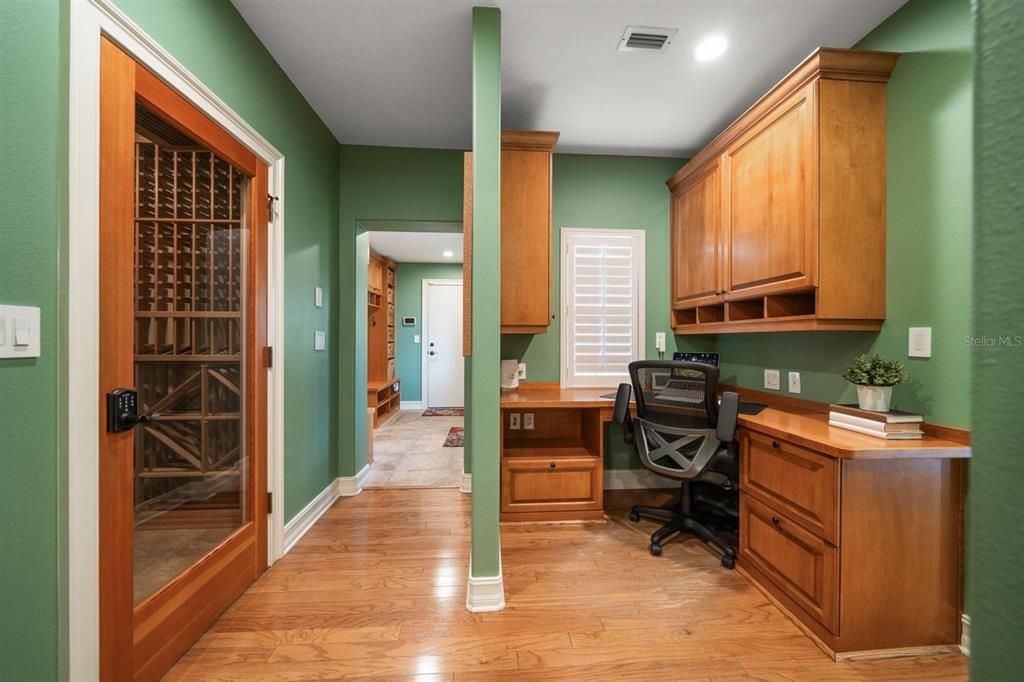 Home Office, Interior, Recessed Lighting, Wood Texture Flooring