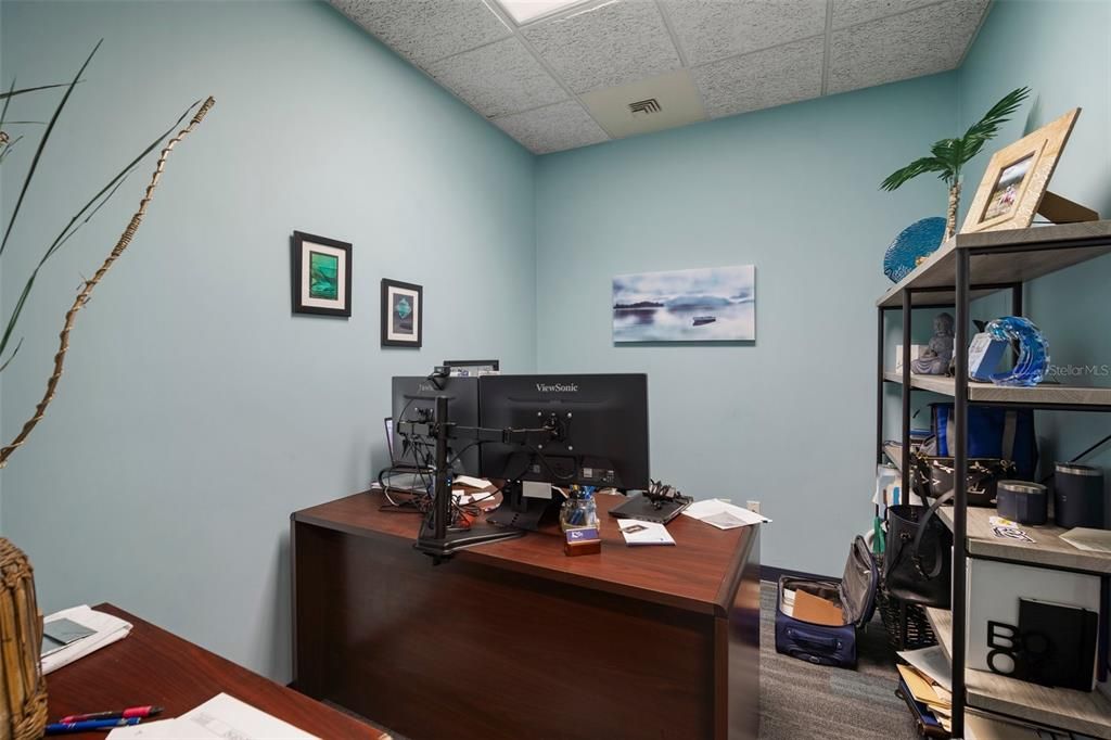 Home Office, Interior