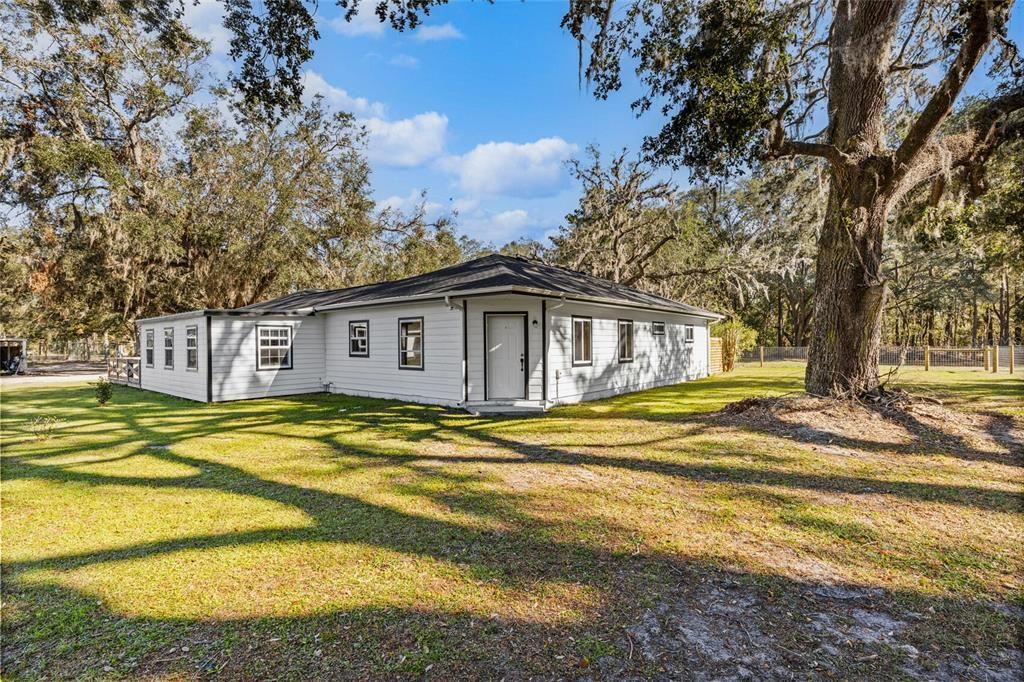 Backyard, Exterior